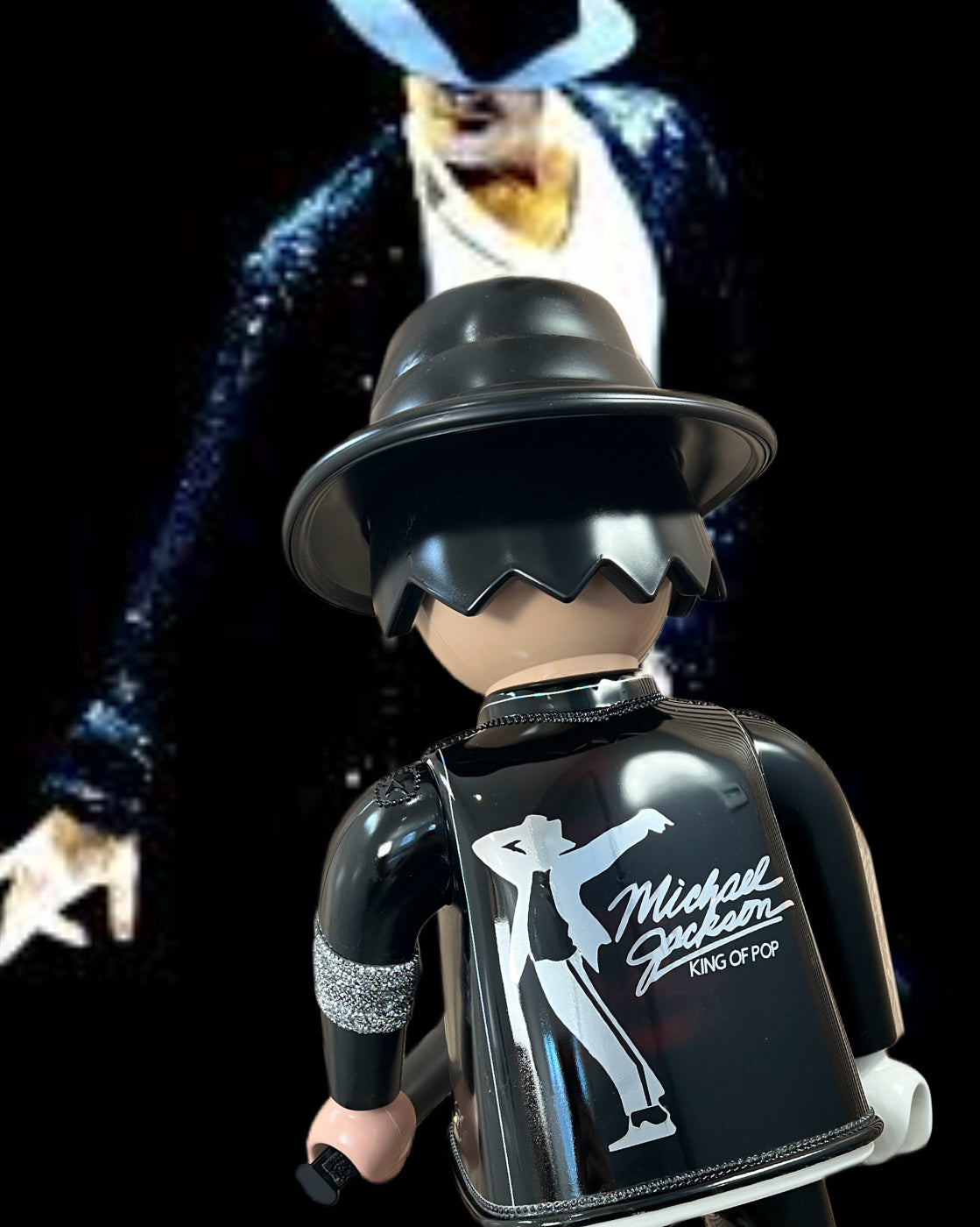 Sculpture Pop Art Playmobil XXL – CHANTEUR ICONIQUE