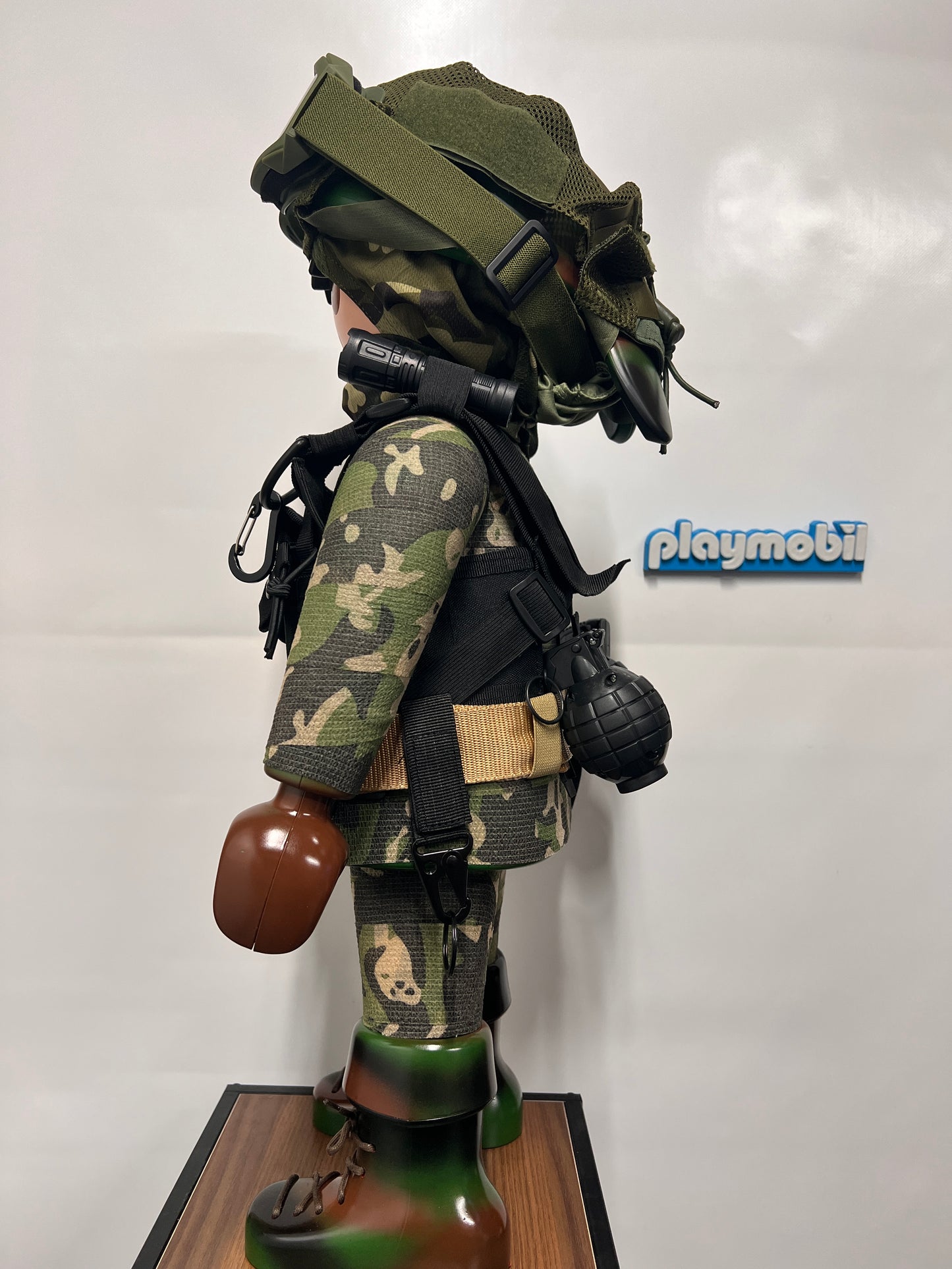 PLAYMOBIL XXL ARMÉE DE TERRE BELGE MILITAIRE PAR VANESSA FODERA ARTOYS DESIGNER
