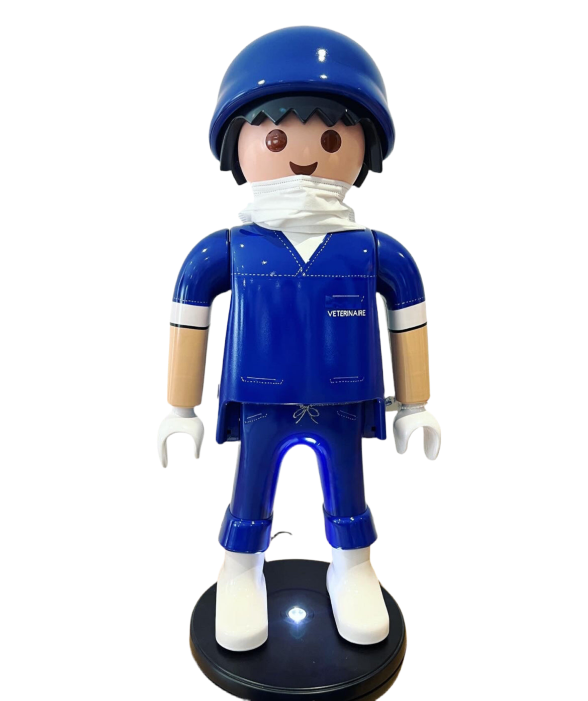 Ton Playmobil XXL CHIRURGIEN VÉTÉRINAIRE 

Découvrez le monde incroyable d'Artoys Designer, où votre Playmo métier devient la véritable effigie publicitaire de votre entreprise, représentative de votre travail !

Que vous soyez peintre, cuisinier, pompier, policier, joueur de football, ou autre, Vanessa Fodera vous représente à partir d’un Playmobil XXL de 65 cm de haut.

Imaginez une mascotte d'entreprise ou un Playmobil géant qui vous représente parfaitement dans votre métier, placée à l'ac